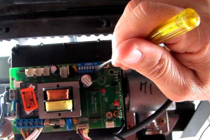 Manutenção de Portão Eletrônico Manutenção de Portão Eletrônico