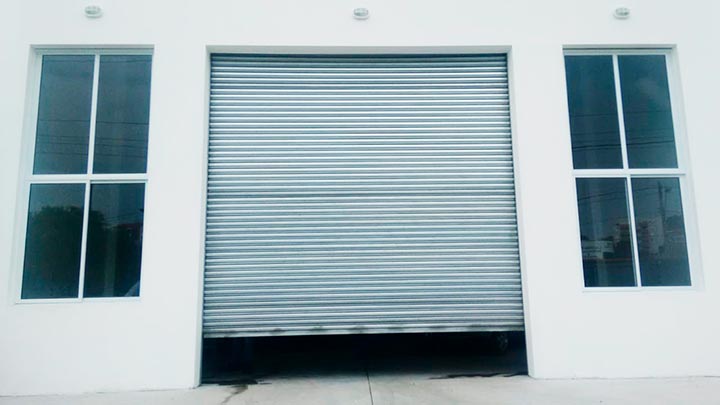 Porta de Enrolar Automática Valinhos